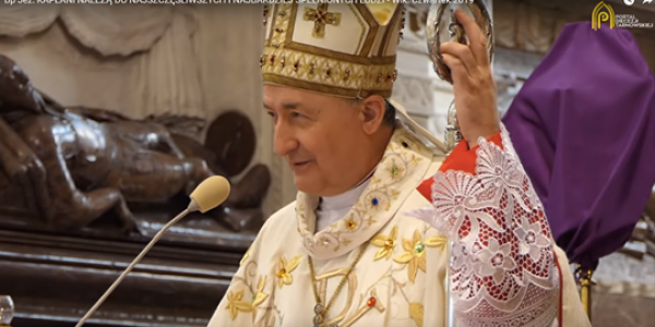 Biskup tarnowski Andrzej Jeż nadal nie rozumie