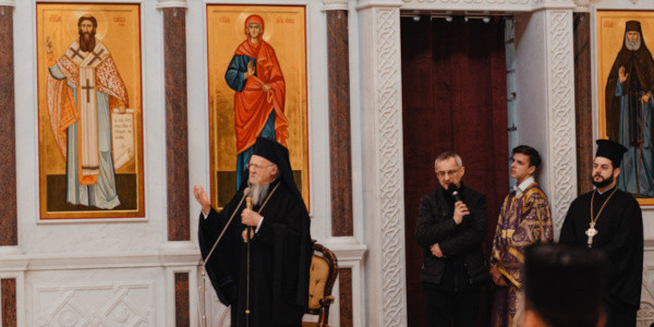 Patriarcha Barłomiej I w cerkwi Mądrości Bożej w Warszawie (28 marca 2022)