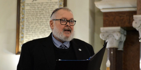 Pastor Steven Reece podczas odbierania tytułu Człowieka Pojednania 31 stycznia 2023 r. w Warszawie. Fot. Maria Tajchman