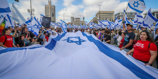Israelis protest outside the Supreme Court in Jerusalem, against the government's planned judicial overhaul, March 27, 2023. (Jamal Awad/Flash90 *** Local Caption *** הפגנ)