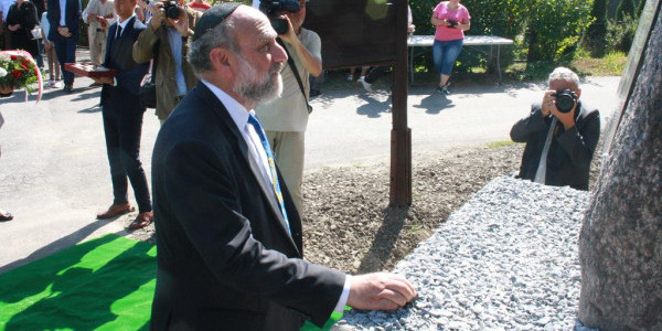 Odsłonięcie pomnika w Baligrodzie. Rabin Michael Schudrich. Fot. Anna Gorczyca