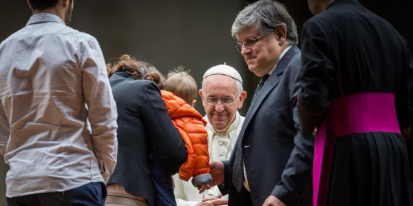 Papież Franciszek wśród wiernych, 2015. Fot. Mazur / catholicnews.org.uk